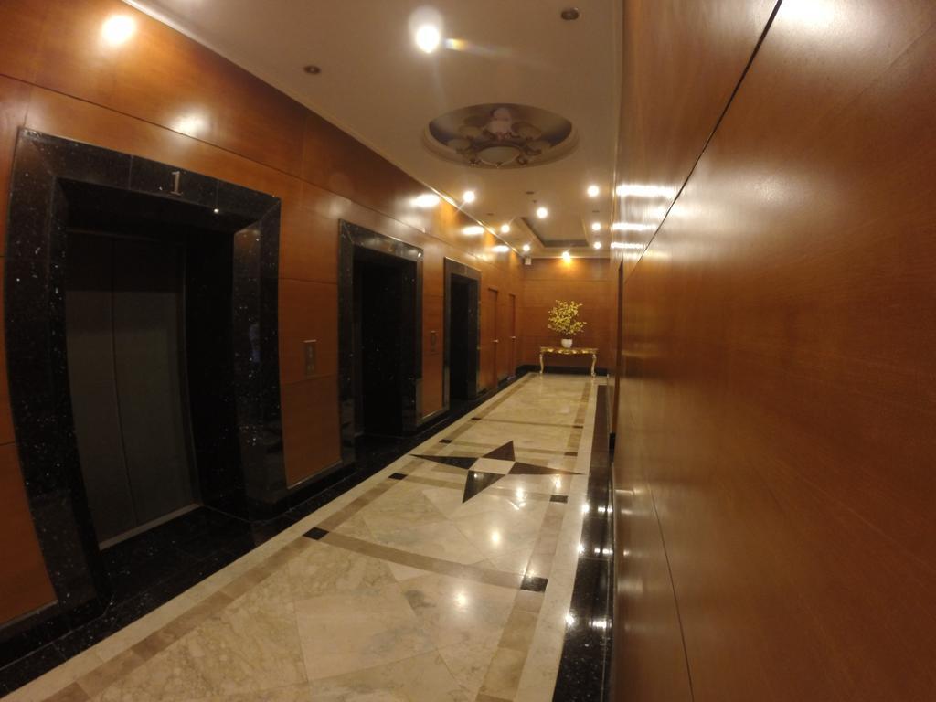 Burgundy McKinley Place Condotel near OKADA MANILA Exterior foto